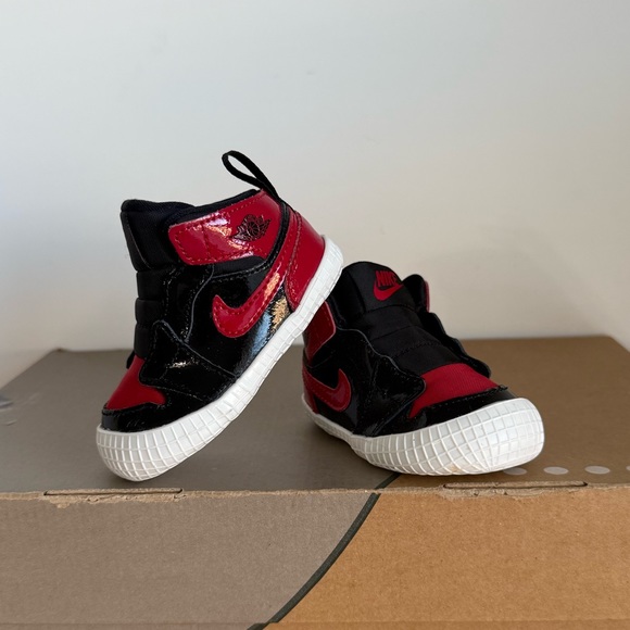 Nike Air Jordan 'Patent Bred' Crib Bootie Baby Sneakers- SZ C, C